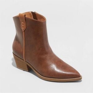 Women's Universal Thread Shoes Universal Thread Marlow Western Boots 6 in Brown